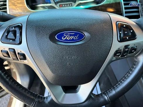 Used 2013 Ford Taurus Limited FWD image 24