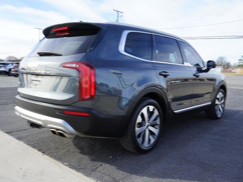 Used 2022 Kia Telluride EX w/ EX Premium Package image 5
