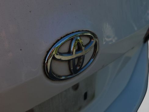 Used 2016 Toyota Corolla L FWD image 30