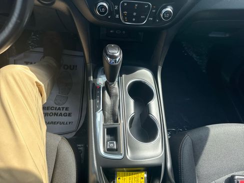 Used 2021 Chevrolet Equinox LT image 23