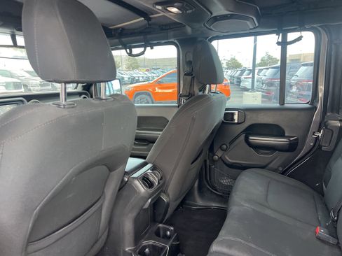 Used 2018 Jeep Wrangler Unlimited Sport image 23