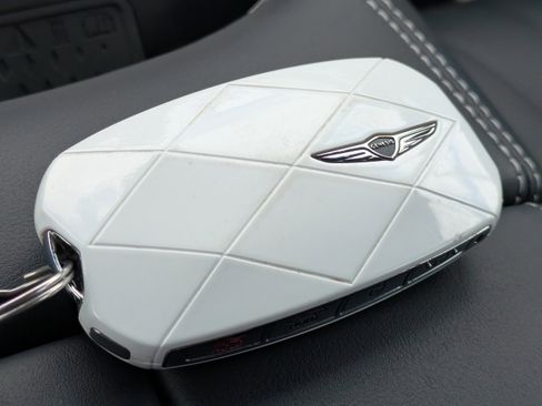 Certified 2023 Genesis G90 3.5T image 32