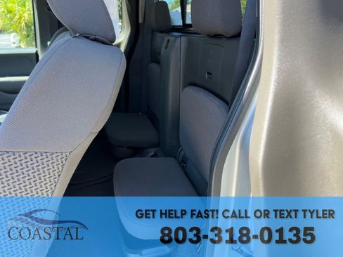 Used 2018 Nissan Frontier SV image 11