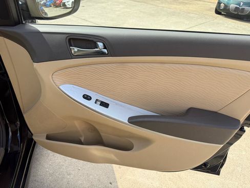 Used 2012 Hyundai Accent GLS w/ Premium Pkg 3 FWD image 21