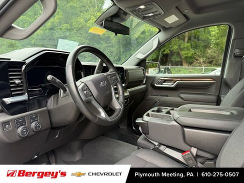 Used 2023 Chevrolet Silverado 1500 RST AWD/4WD image 9
