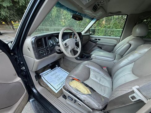 Used 2004 GMC Yukon Denali image 7