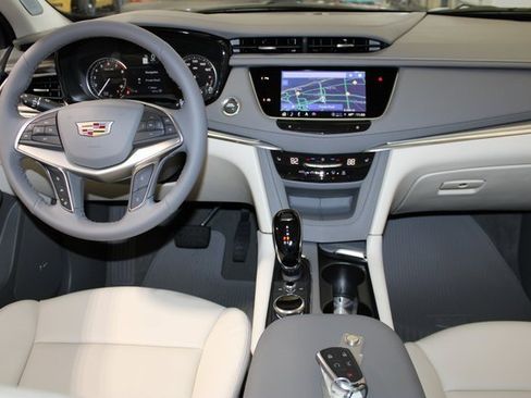 New 2025 Cadillac XT5 Premium Luxury image 12