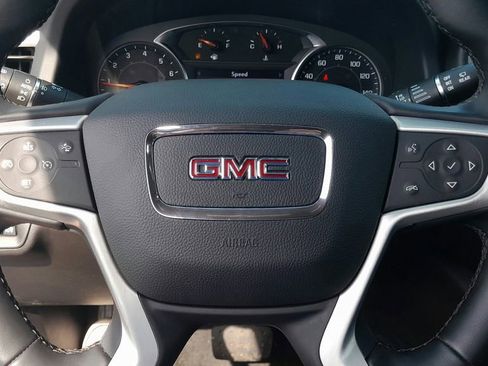 Used 2023 GMC Acadia SLT FWD image 22
