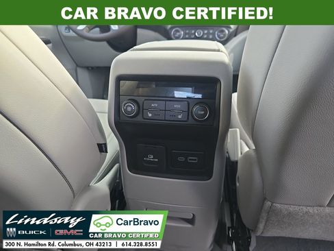 Certified 2023 GMC Acadia SLT w/ Preferred Package image 20