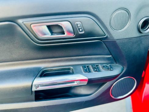 Used 2019 Ford Mustang Premium RWD image 8