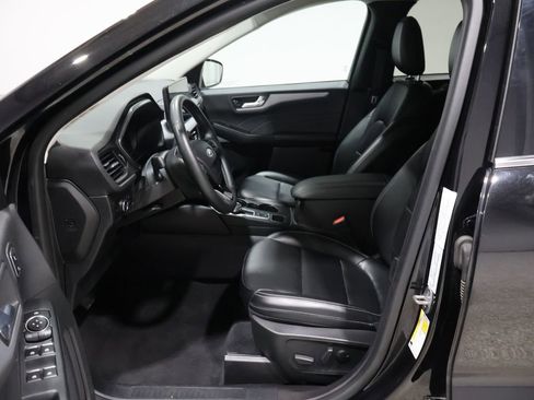 Used 2023 Ford Escape Platinum image 9