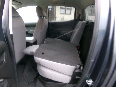 Used 2019 Chevrolet Colorado W/T w/ WT Convenience Package AWD/4WD image 28