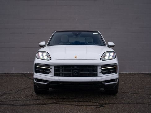 Certified 2025 Porsche Cayenne Coupe image 10