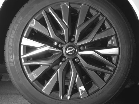 Used 2025 Nissan Altima 2.5 SV FWD image 15