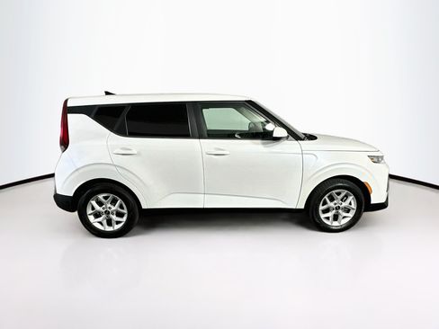 Used 2022 Kia Soul LX w/ Technology Package FWD image 10