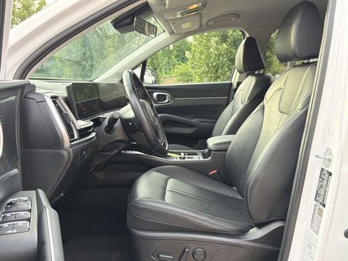 Used 2024 Kia Sorento S AWD/4WD image 11