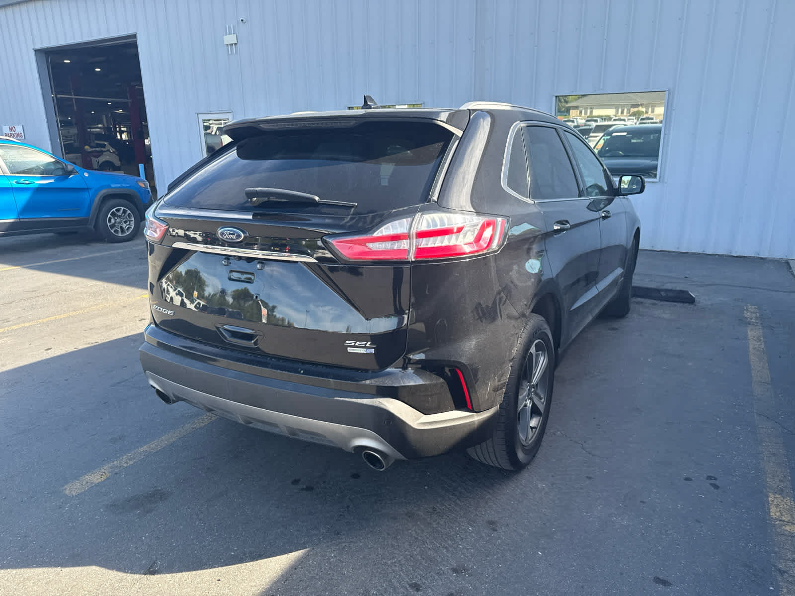 Used 2020 Ford Edge SEL w/ Convenience Package AWD/4WD image 6