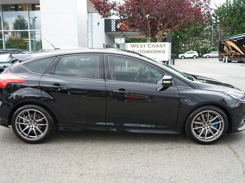 Used 2018 Ford Focus ST FWD image 6