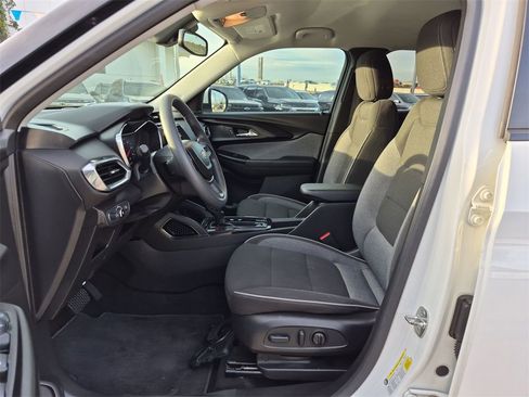 Used 2023 Chevrolet TrailBlazer LT w/ Convenience Package image 11