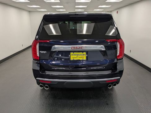 Used 2022 GMC Yukon XL Denali w/ Denali Premium Package image 5
