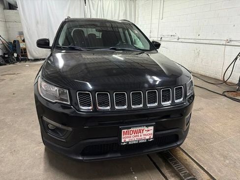 Used 2018 Jeep Compass Latitude w/ Popular Equipment Group AWD/4WD image 5