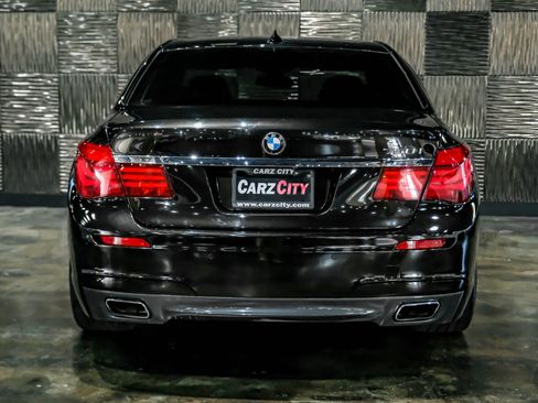 Used 2014 BMW 750i RWD image 10
