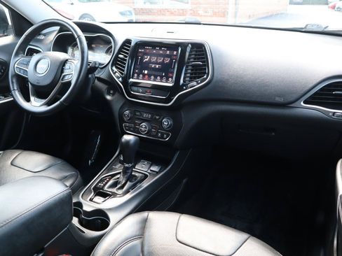 Used 2019 Jeep Cherokee Limited AWD/4WD image 11
