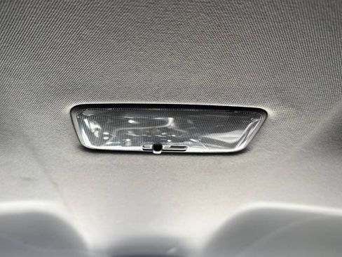 Used 2021 Toyota Camry SE FWD image 39