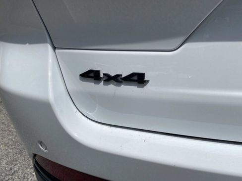 Used 2023 Jeep Grand Cherokee Limited AWD/4WD image 5