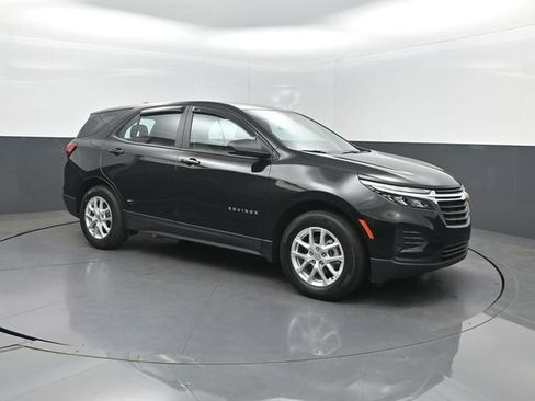 Used 2024 Chevrolet Equinox LS FWD image 32