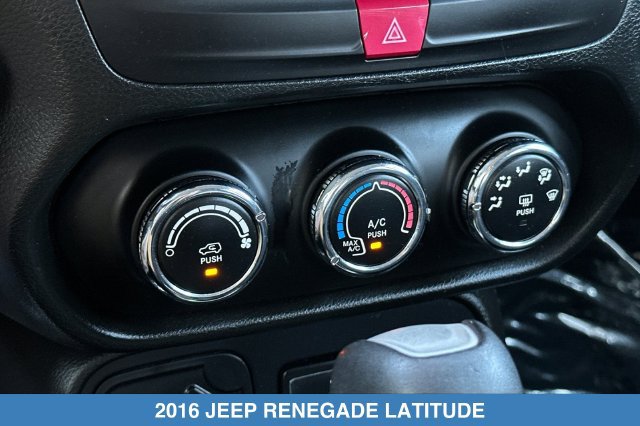 Used 2016 Jeep Renegade Latitude FWD image 23
