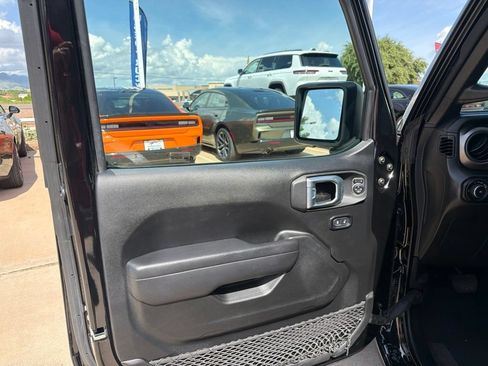 Used 2022 Jeep Wrangler Sport AWD/4WD image 7