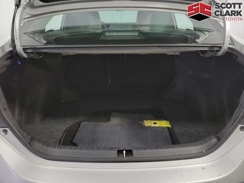 Used 2016 Toyota Corolla LE FWD image 25