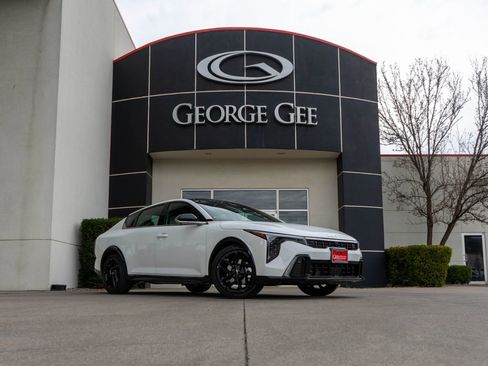 New 2026 Kia K4 GT-Line Turbo image 1