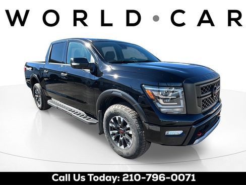 Used 2024 Nissan Titan PRO-4X w/ Pro-4x Convenience Package image 16