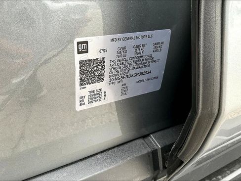 New 2025 Chevrolet Suburban Premier image 13