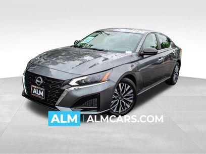 Used 2025 Nissan Altima 2.5 SV