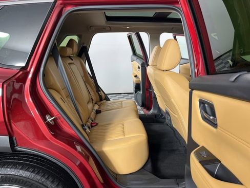 Used 2023 Nissan Rogue Platinum w/ Platinum Premium Package image 50