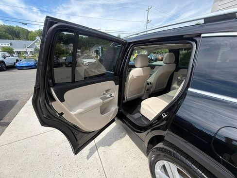 Used 2022 Mercedes-Benz GLB 250 4MATIC w/ Premium Package Lite image 46