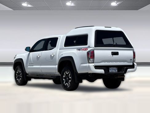 Certified 2023 Toyota Tacoma TRD Off-Road w/ Technology Package AWD/4WD image 3