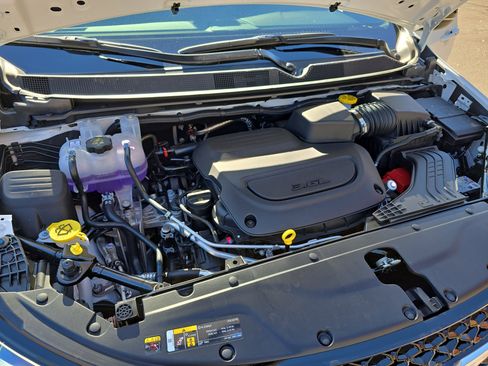 New 2026 Chrysler Pacifica Select image 32