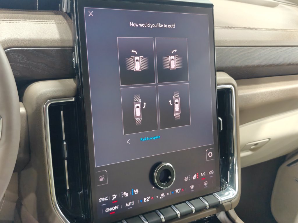 Used 2026 GMC Yukon Denali w/ Advanced Technology Package AWD/4WD image 55