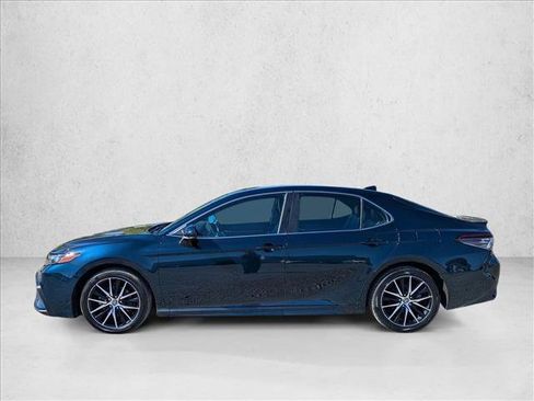 Used 2021 Toyota Camry SE FWD image 9