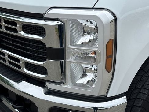 Used 2024 Ford F250 XLT w/ FX4 Off-Road Package image 4