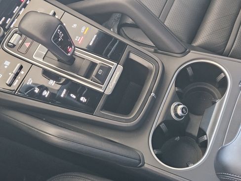 Certified 2022 Porsche Cayenne S image 20