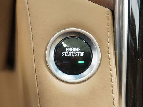 Used 2017 Cadillac Escalade ESV Platinum image 31