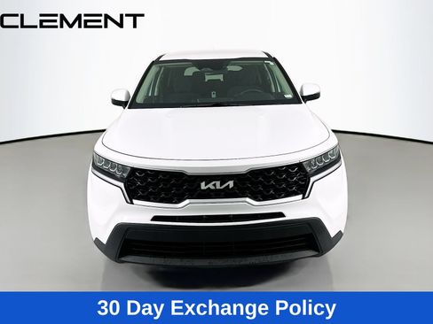 Used 2023 Kia Sorento LX FWD image 3