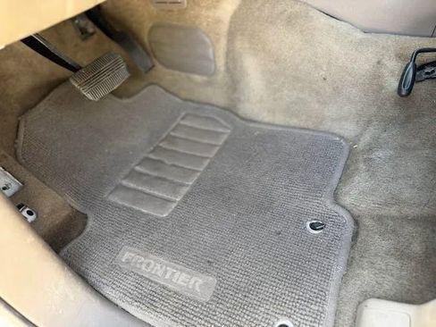 Used 2017 Nissan Frontier SV RWD image 32