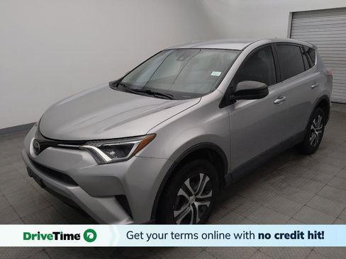 Used 2018 Toyota RAV4 LE FWD image 1