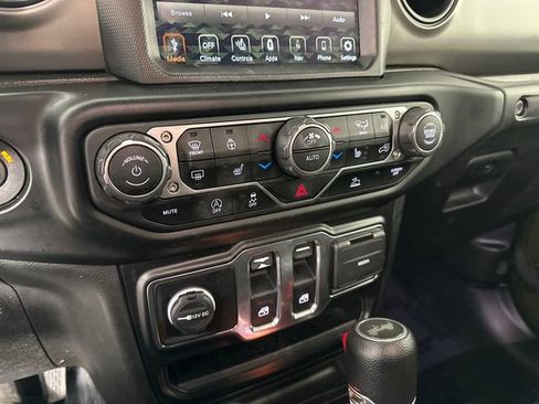 Used 2022 Jeep Wrangler Sport S image 23